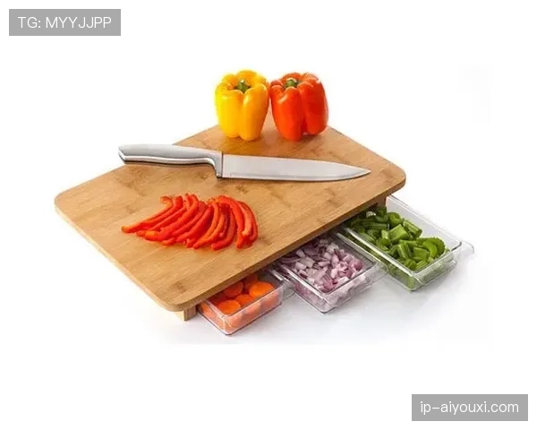 掌敏洁厨房直播切菜，桌上那瓶香槟能买我两年房租